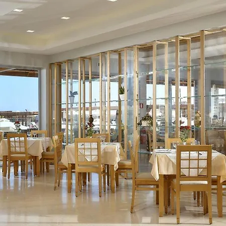 Отель Astir 4*